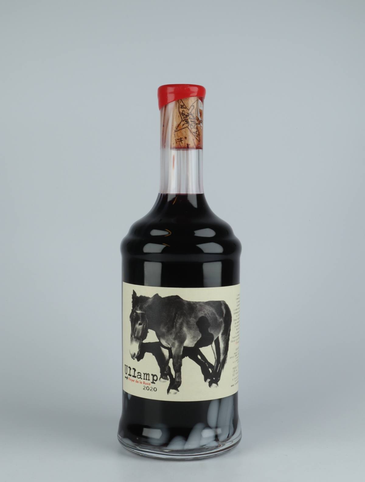 En flaske 2020 Ullamp Rødvin fra Vinyer de la Ruca, Rousillon i Frankrig