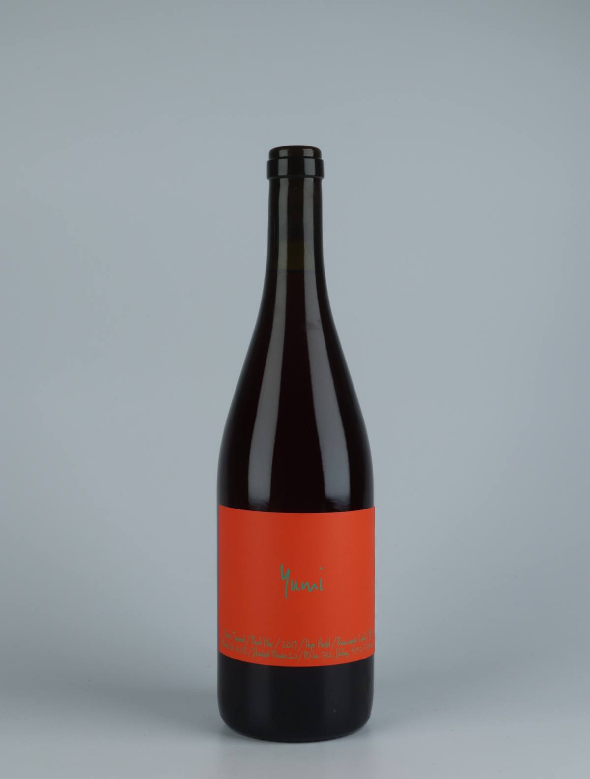 En flaske 2019 Yumi Pinot Noir Rødvin fra Travis Tausend, Adelaide Hills i Australien