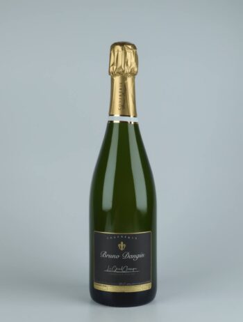 A bottle N.V. Crémant Brut - Le Grande Classique Sparkling from Domaine Bruno Dangin, Burgundy in France