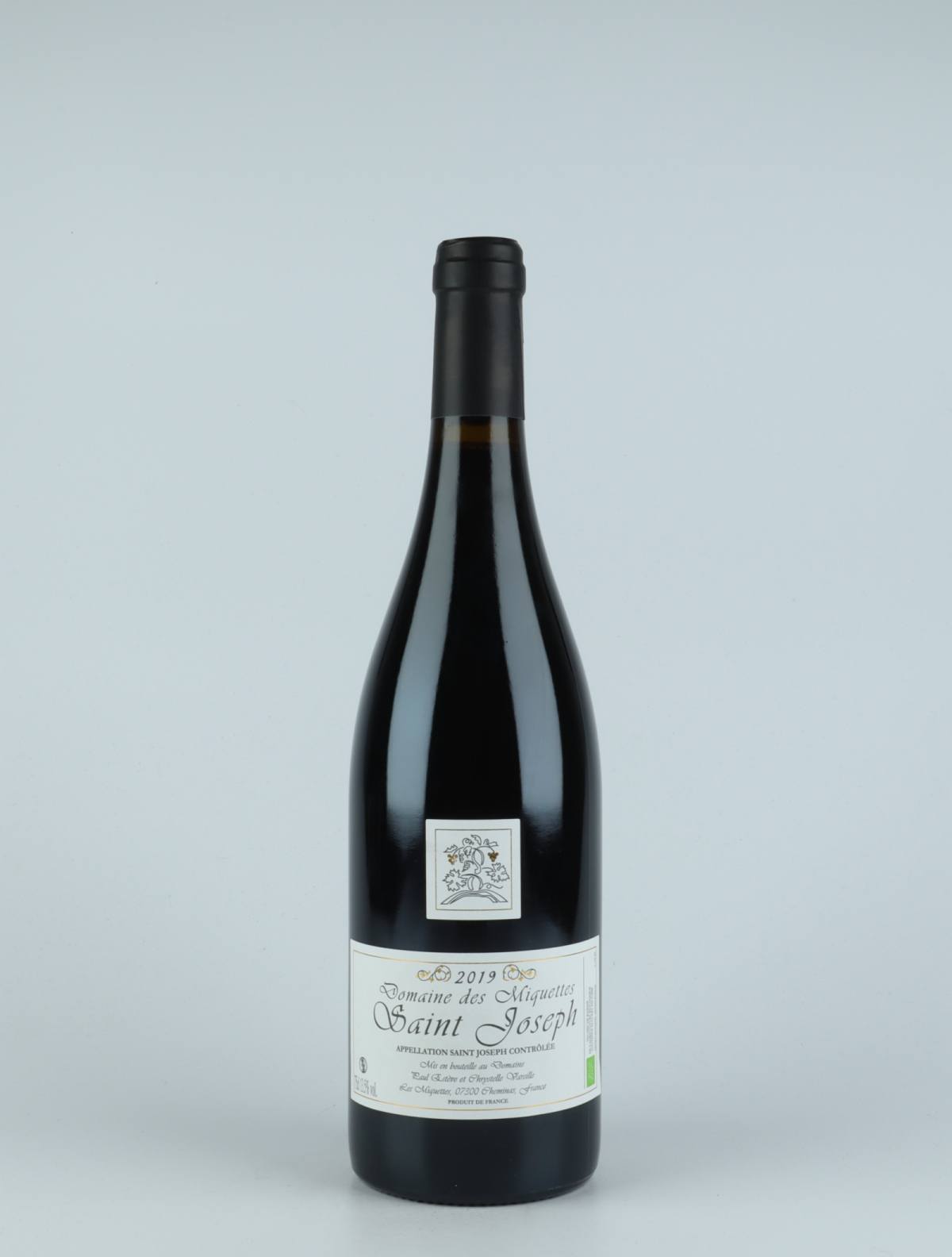 A bottle 2019 Saint-Joseph Rouge Rødvin from Domaine des Miquettes, Rhône in Frankrig
