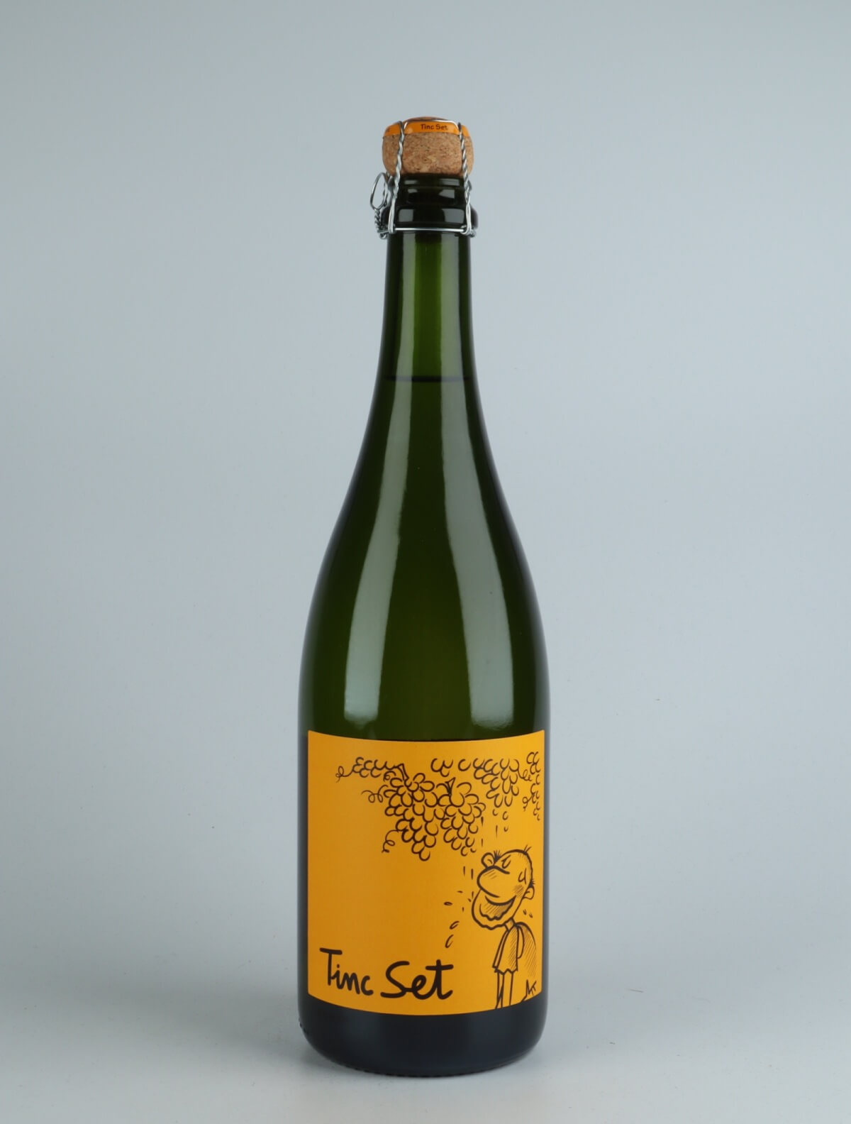A bottle 2020 Tinc Set Sparkling from Mas Candí, Penedès in Spain