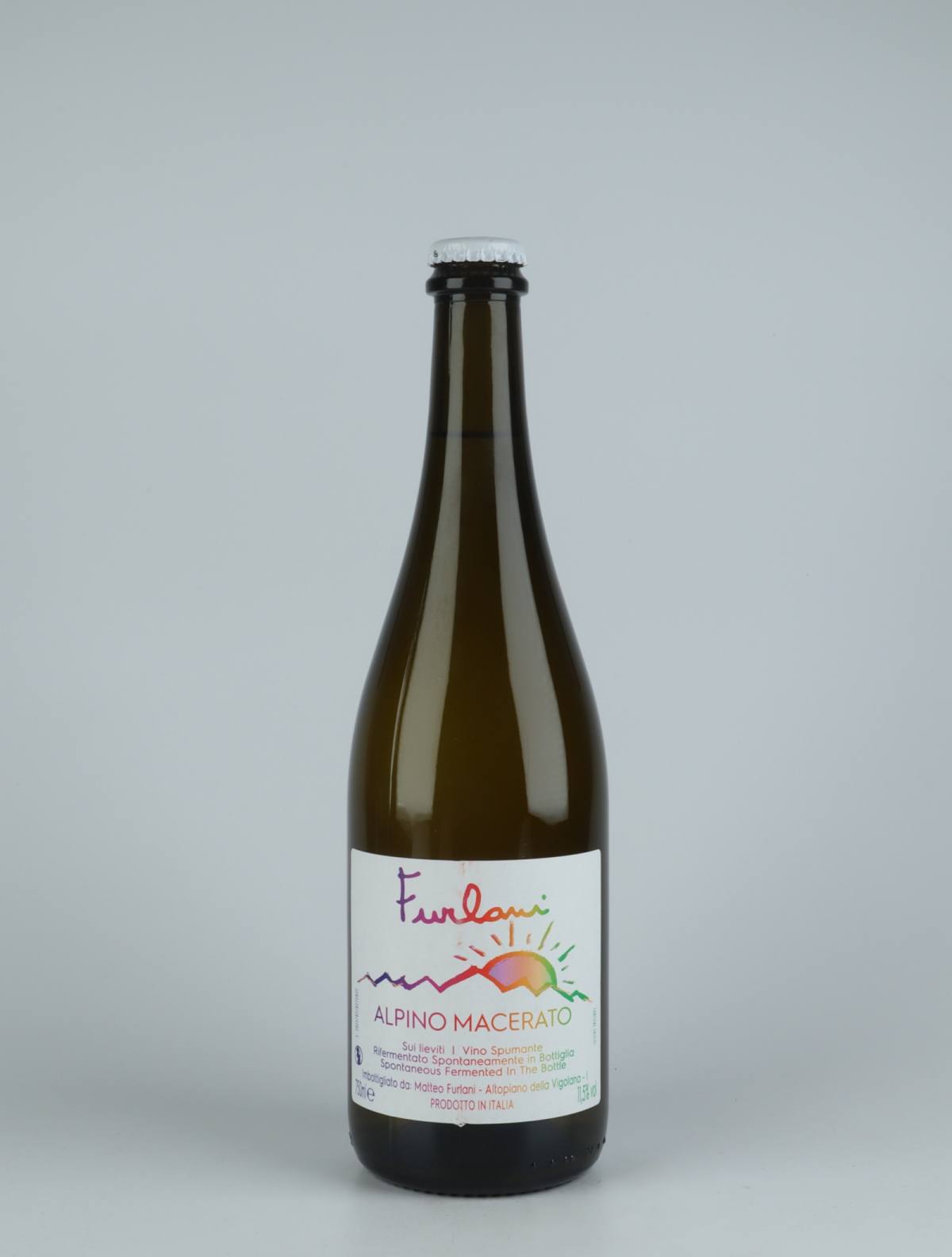 A bottle 2020 Alpino Macerato Mousserende from Cantina Furlani, Alto Adige in Italien