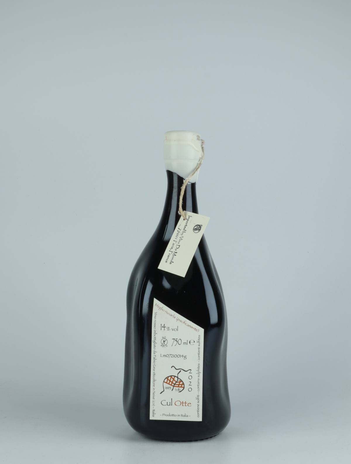 A bottle 2020 Cul Otte Rødvin from Fabio Gea, Piemonte in Italien