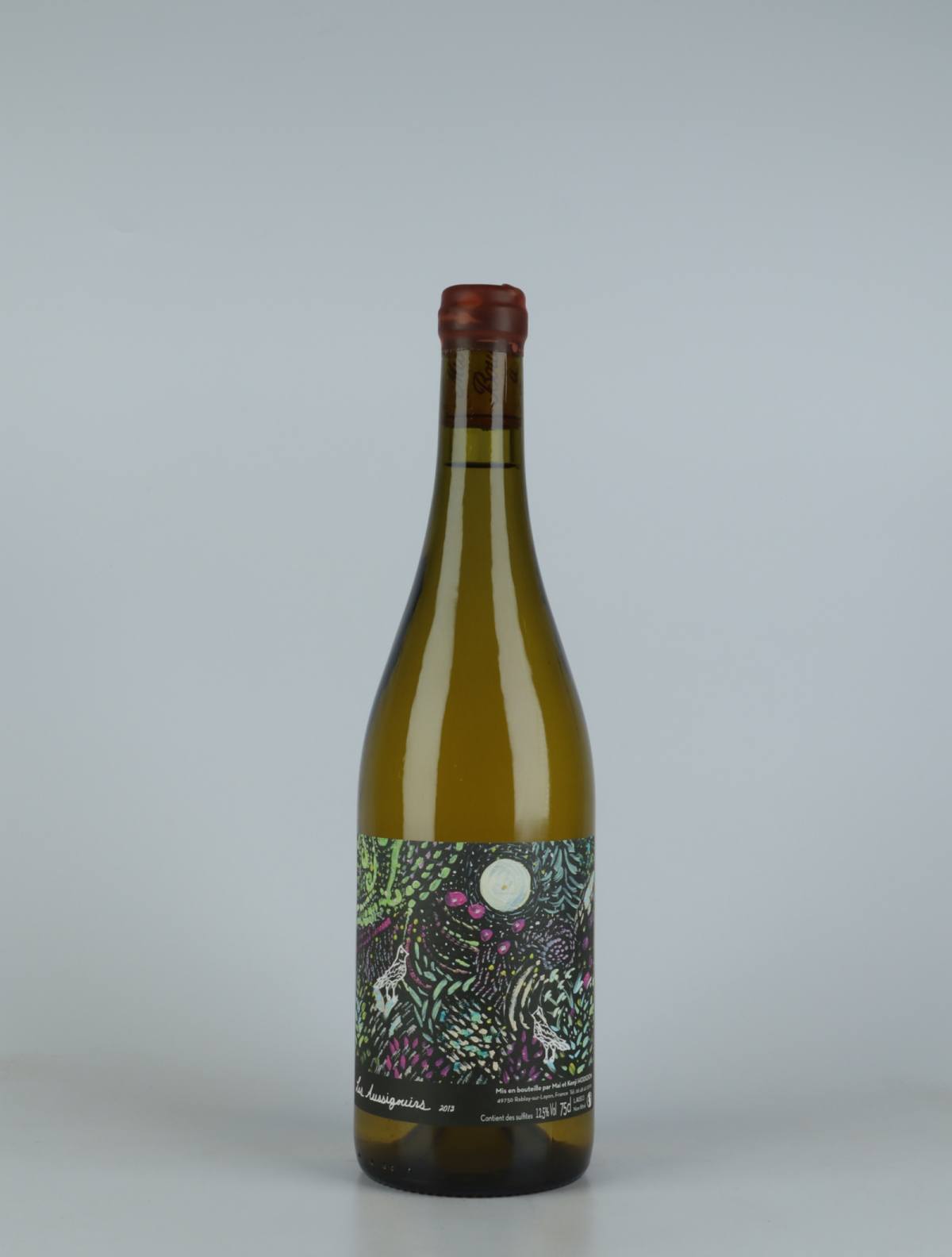 A bottle 2013 Les Aussigouins Hvidvin from Mai et Kenji Hodgson, Loire in Frankrig