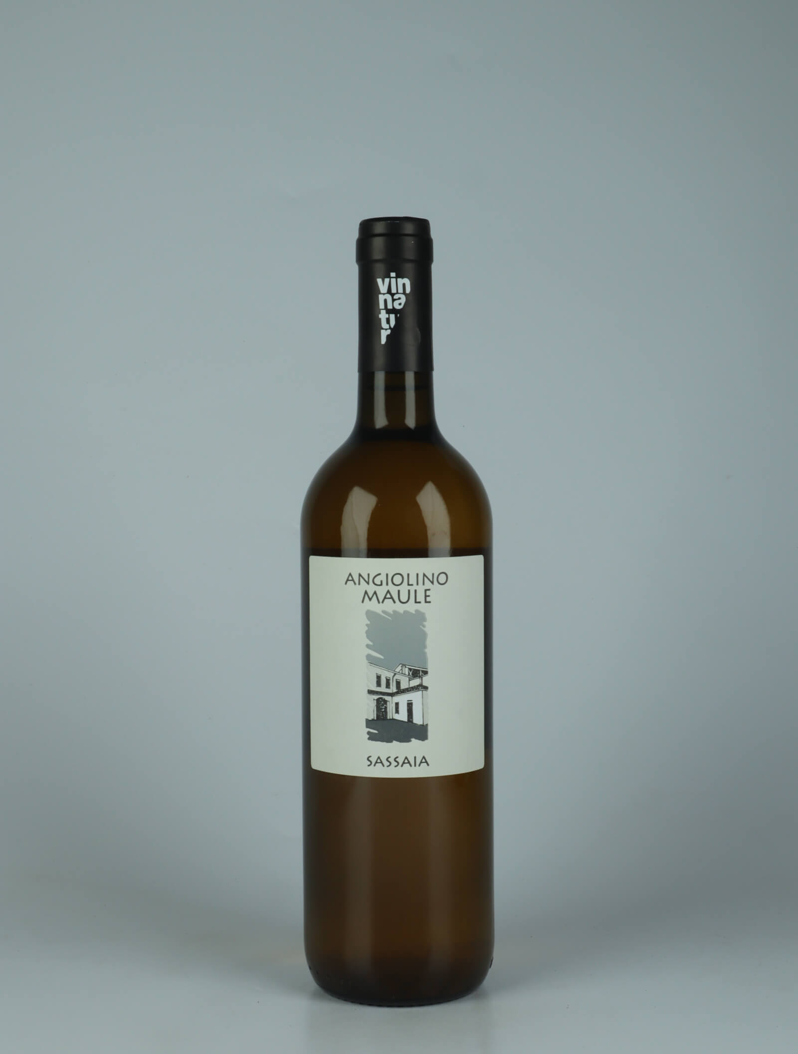 A bottle 2020 Sassaia Hvidvin from La Biancara di Angiolino Maule, Veneto in Italien