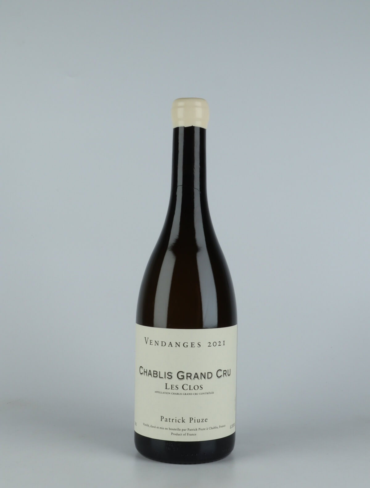 A bottle 2021 Chablis Grand Cru - Les Clos Hvidvin from Patrick Piuze, Bourgogne in Frankrig