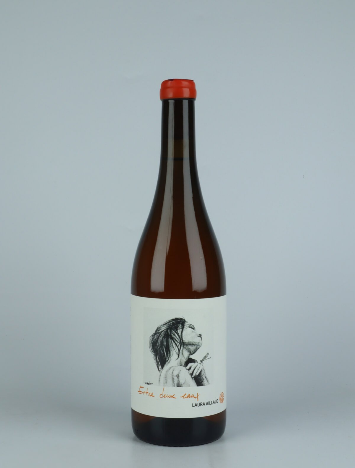 A bottle N.V. Entre Deux Eaux (21/22) Orange wine from Laura Aillaud, Rhône in France
