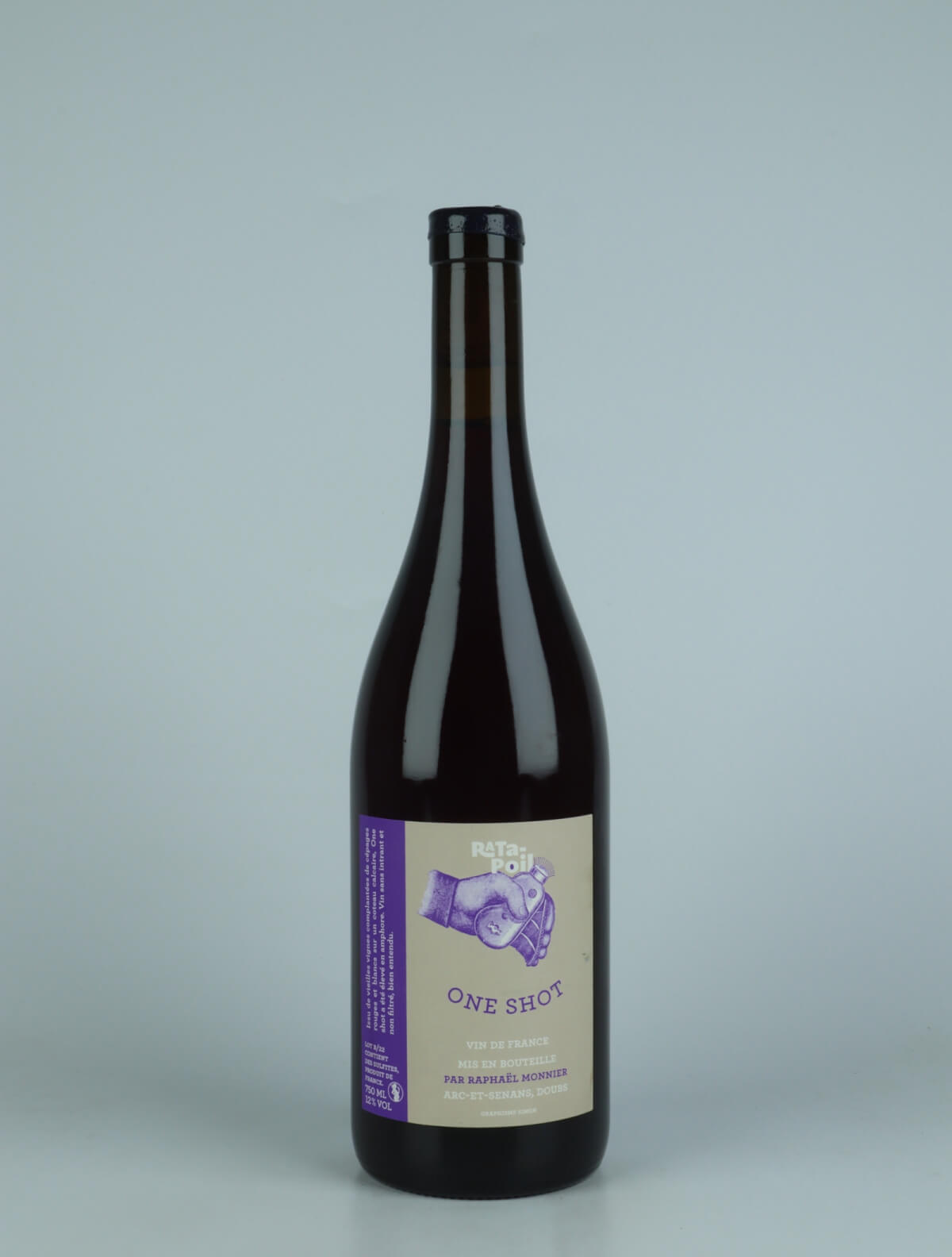 A bottle 2022 One Shot Rødvin from Domaine Ratapoil, Jura in Frankrig