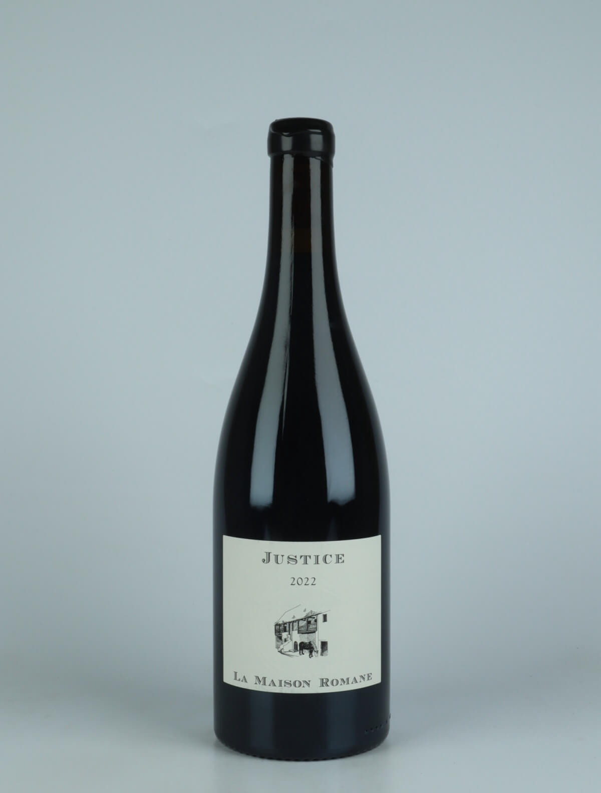 A bottle 2022 Gevrey Chambertin - La Justice Rødvin from La Maison Romane, Bourgogne in Frankrig