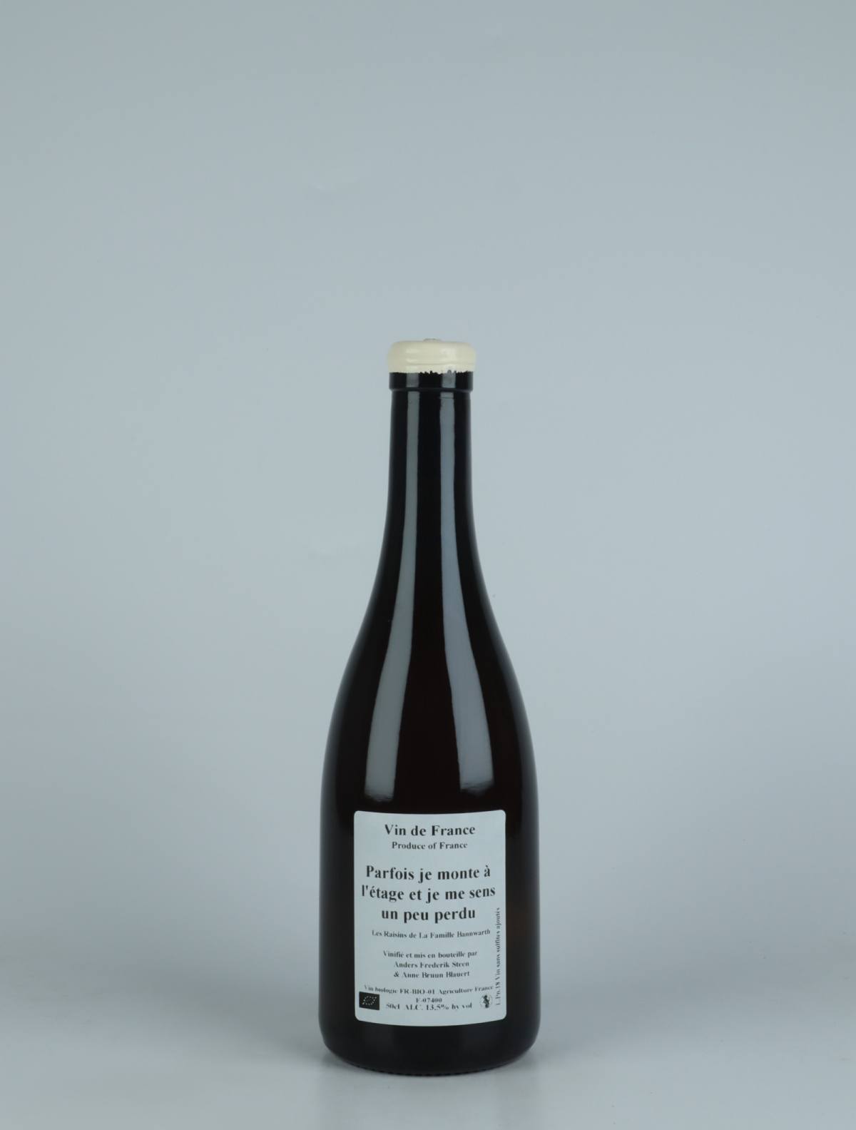 A bottle 2018 Parfois je monte à l'étage et je me sens un peu perdu White wine from Anders Frederik Steen &amp; Anne Bruun Blauert, Ardèche in France