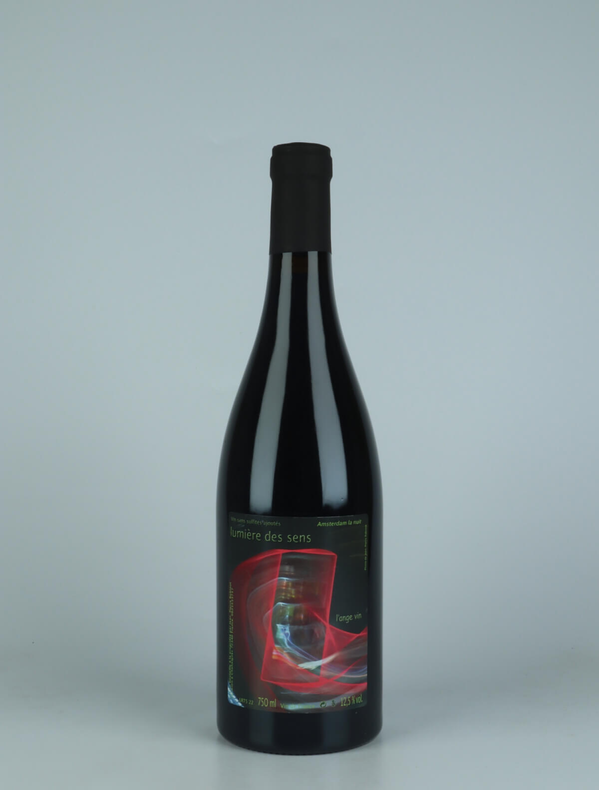 A bottle 2022 Lumière des Sens Rødvin from Jean-Pierre Robinot, Loire in Frankrig