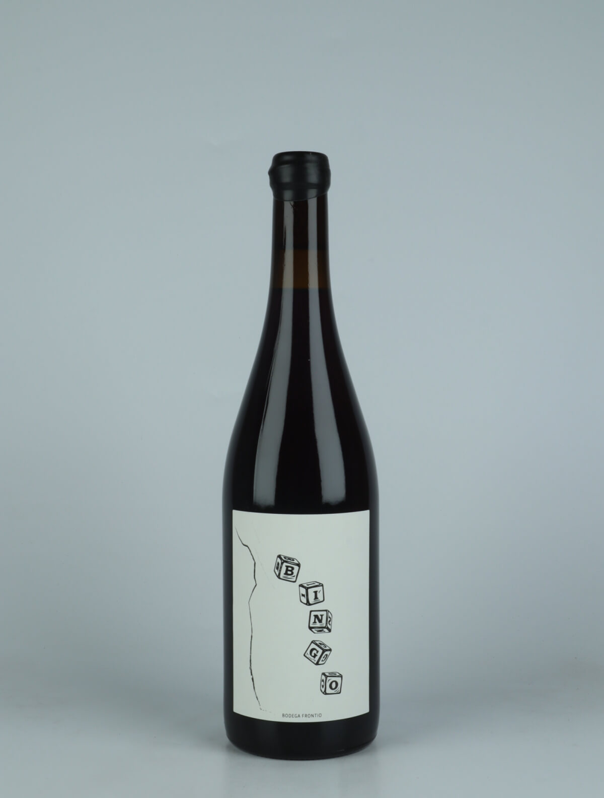 A bottle 2022 Bingo Rødvin from Bodega Frontio, Arribes in Spanien