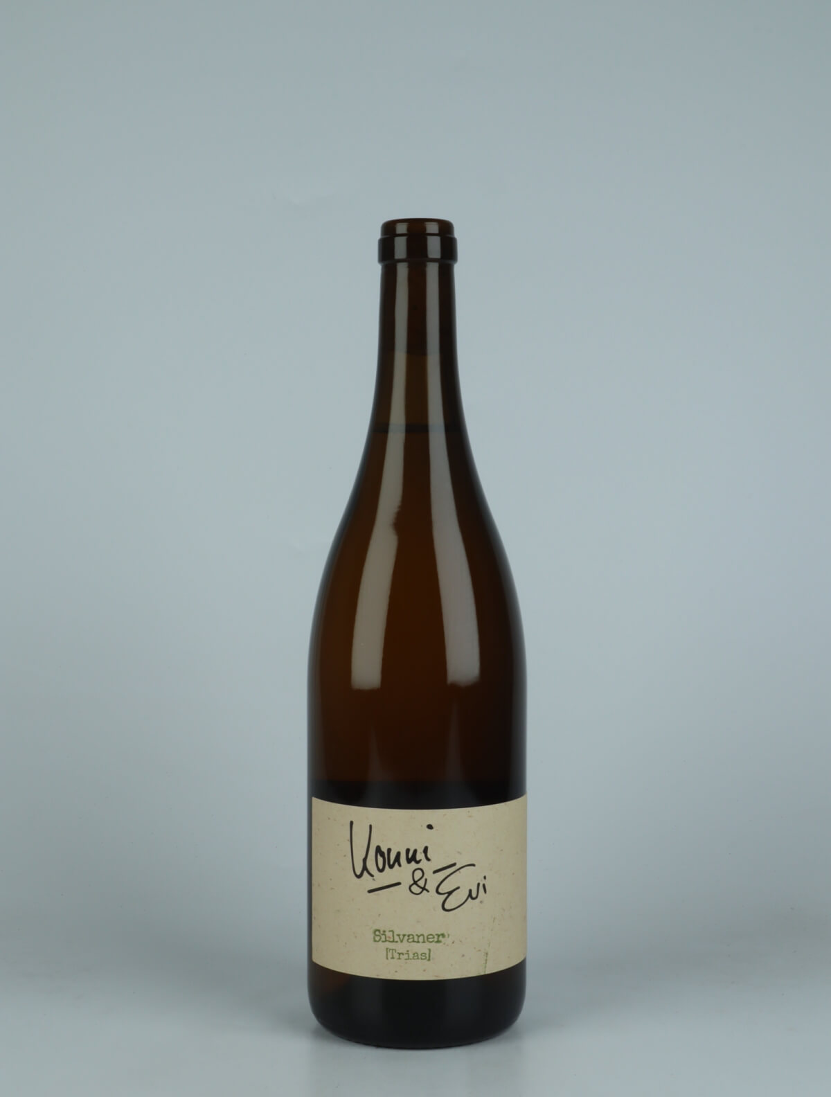 A bottle 2022 Silvaner - Trias White wine from Konni &amp; Evi, Saale-Unstrut in Germany