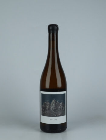 A bottle 2022 Octave White wine from Sous le Végétal, Samos in Greece