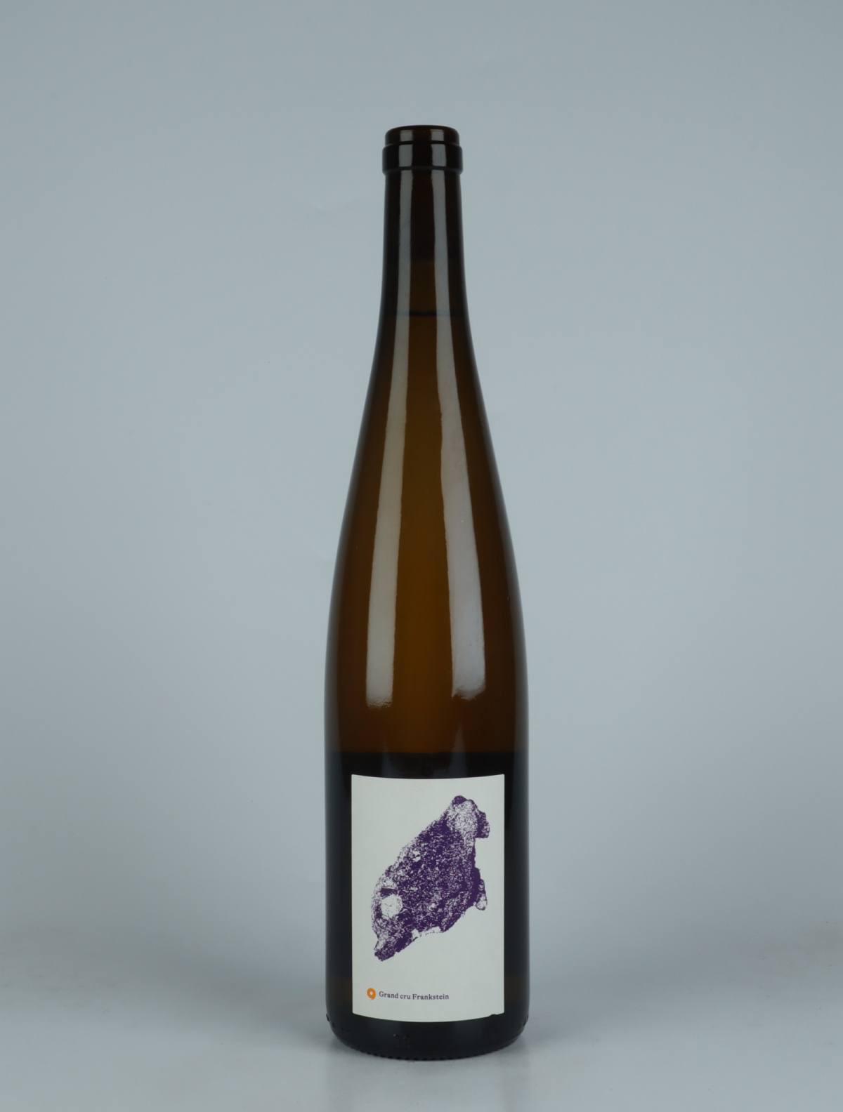 A bottle 2022 Grand Cru Frankstein Hvidvin from Léonard Dietrich, Alsace in Frankrig