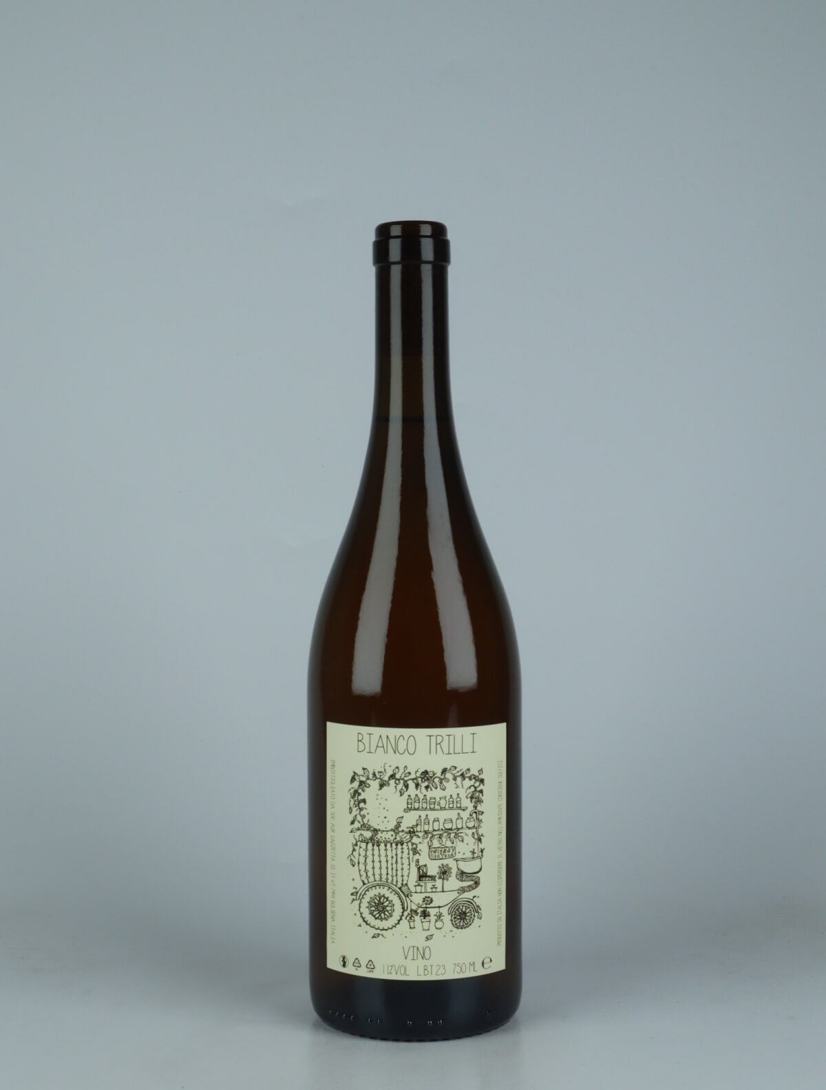 A bottle 2023 Vino Bianco Trilli Hvidvin from Gazzetta, Lazio in Italien