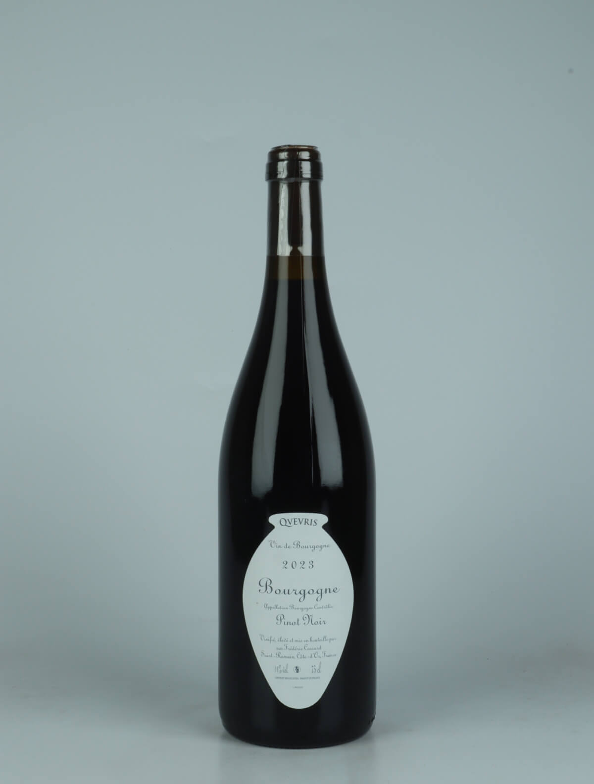 A bottle 2023 Bourgogne Rouge - Bedeau - Qvevris Rødvin from Frédéric Cossard, Bourgogne in Frankrig