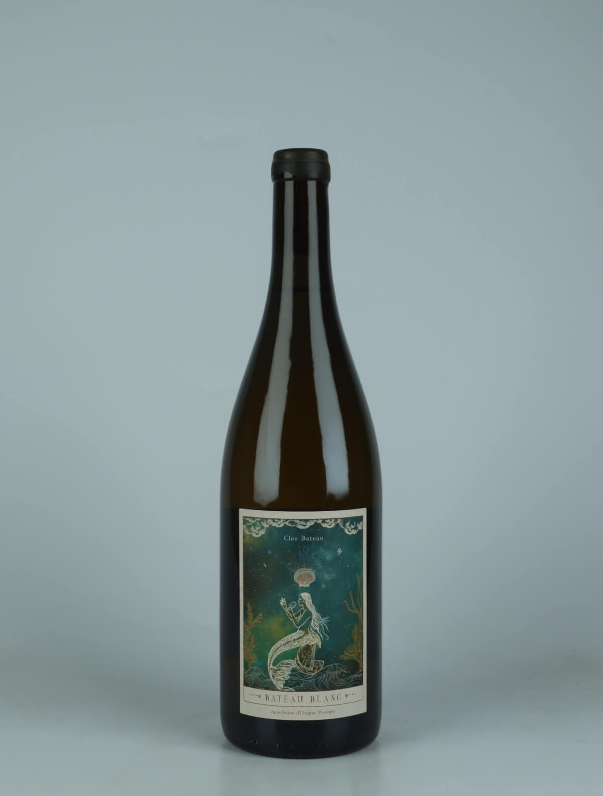 A bottle 2023 Beaujolais Lantignié Blanc - Bateau Blanc Hvidvin from Clos Bateau, Beaujolais in Frankrig