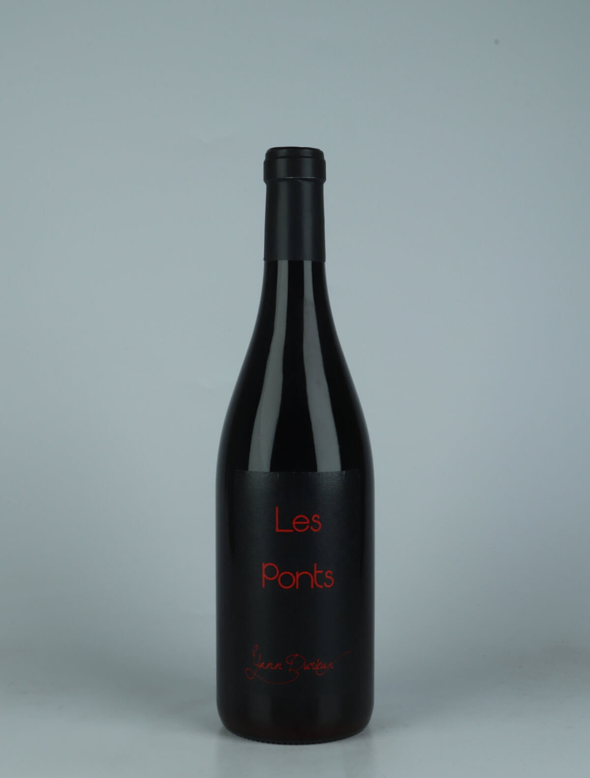 A bottle 2022 Les Ponts Red wine from Yann Durieux, Burgundy in France