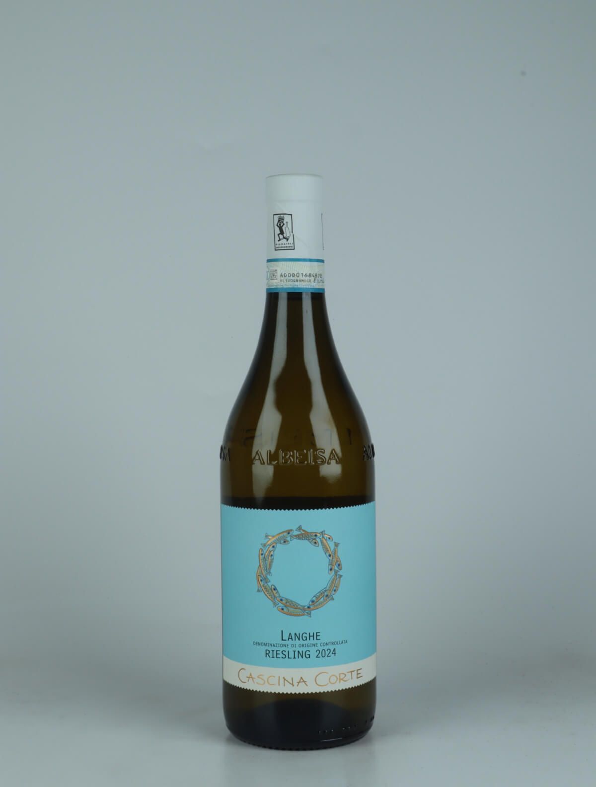 A bottle 2024 Langhe Riesling Hvidvin from Cascina Corte, Piemonte in Italien