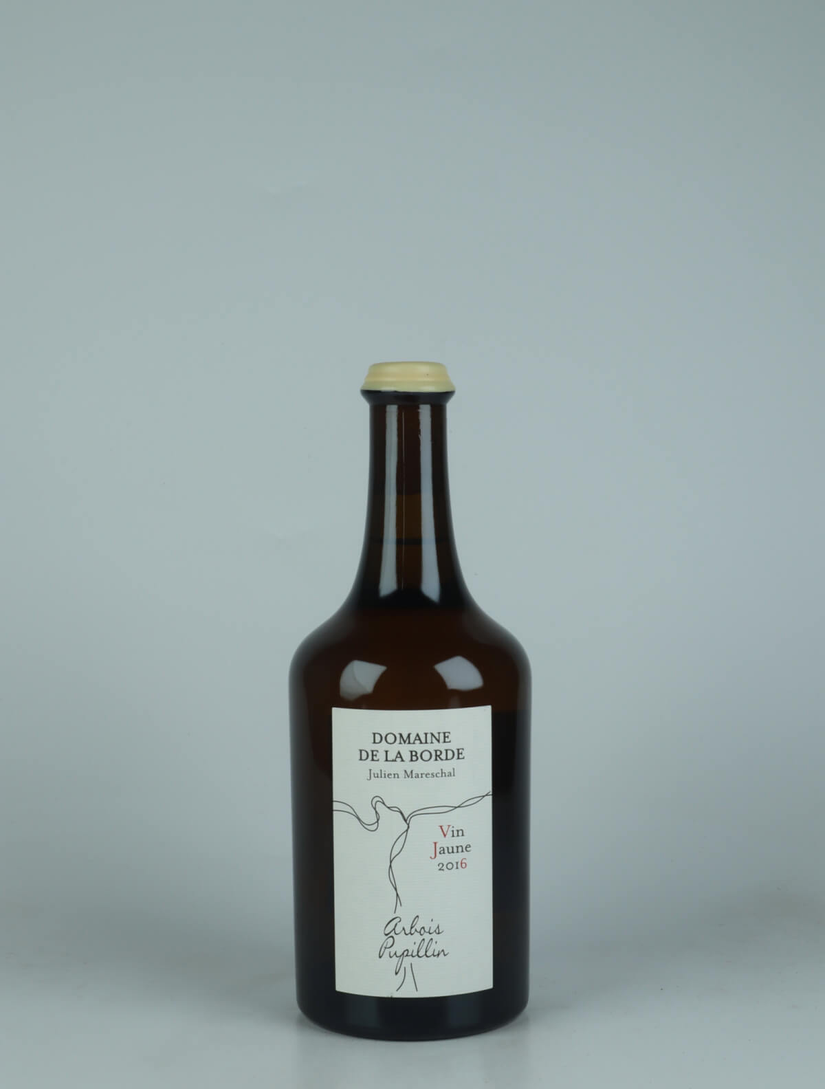 A bottle 2016 Vin Jaune Hvidvin from Domaine de la Borde, Jura in Frankrig