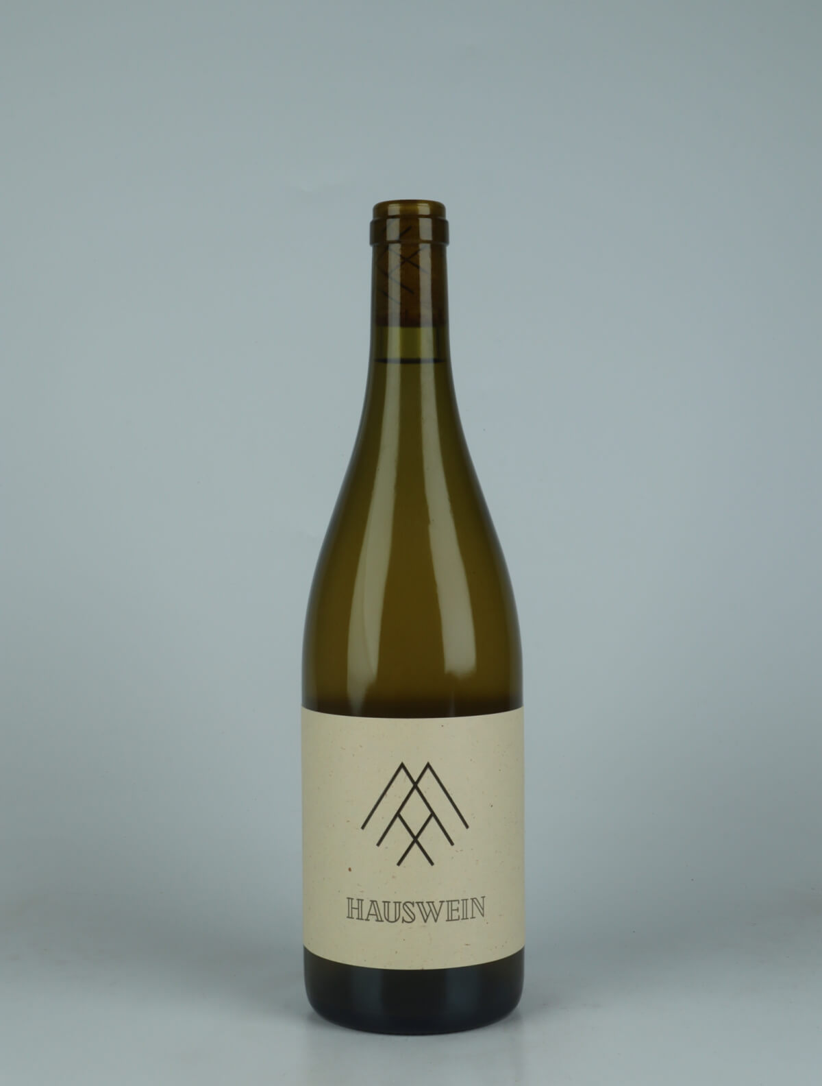 A bottle 2022 Hauswein Hvidvin from Max Sein Wein, Baden in Tyskland