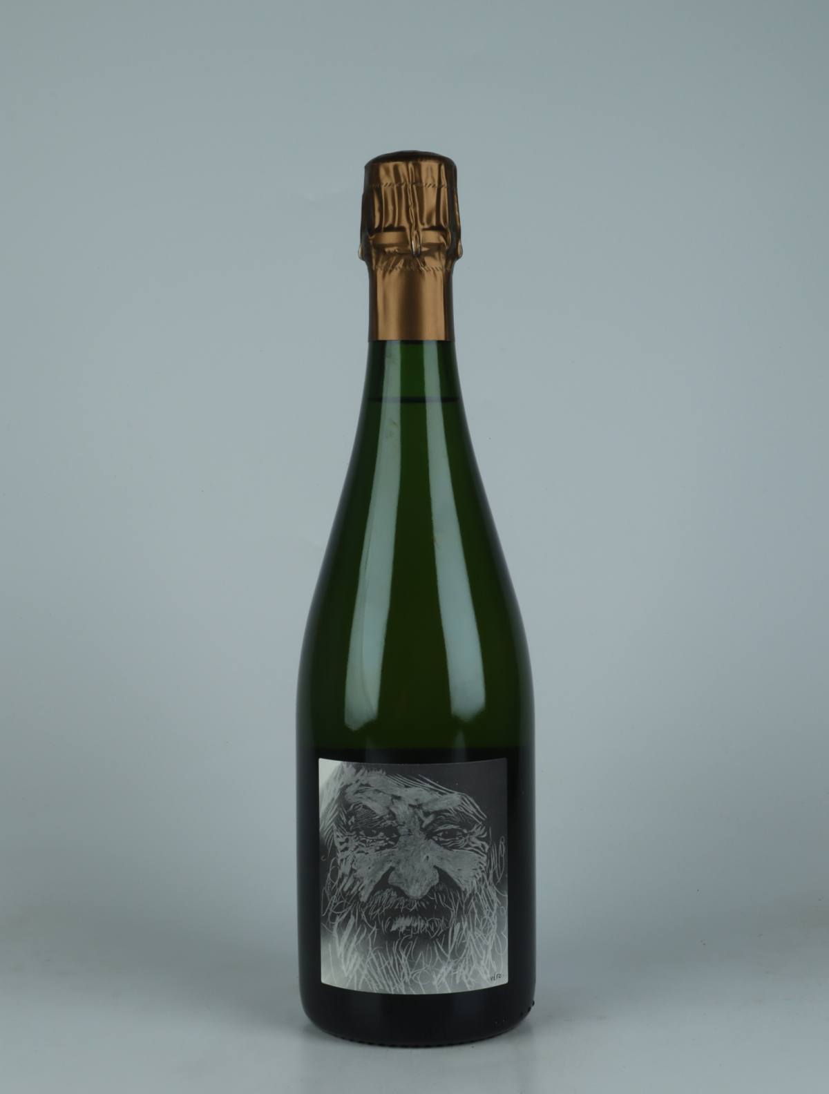 A bottle 2019 Heraclite - Pinot Noir - Brut Nature Mousserende from Stroebel, Champagne in Frankrig