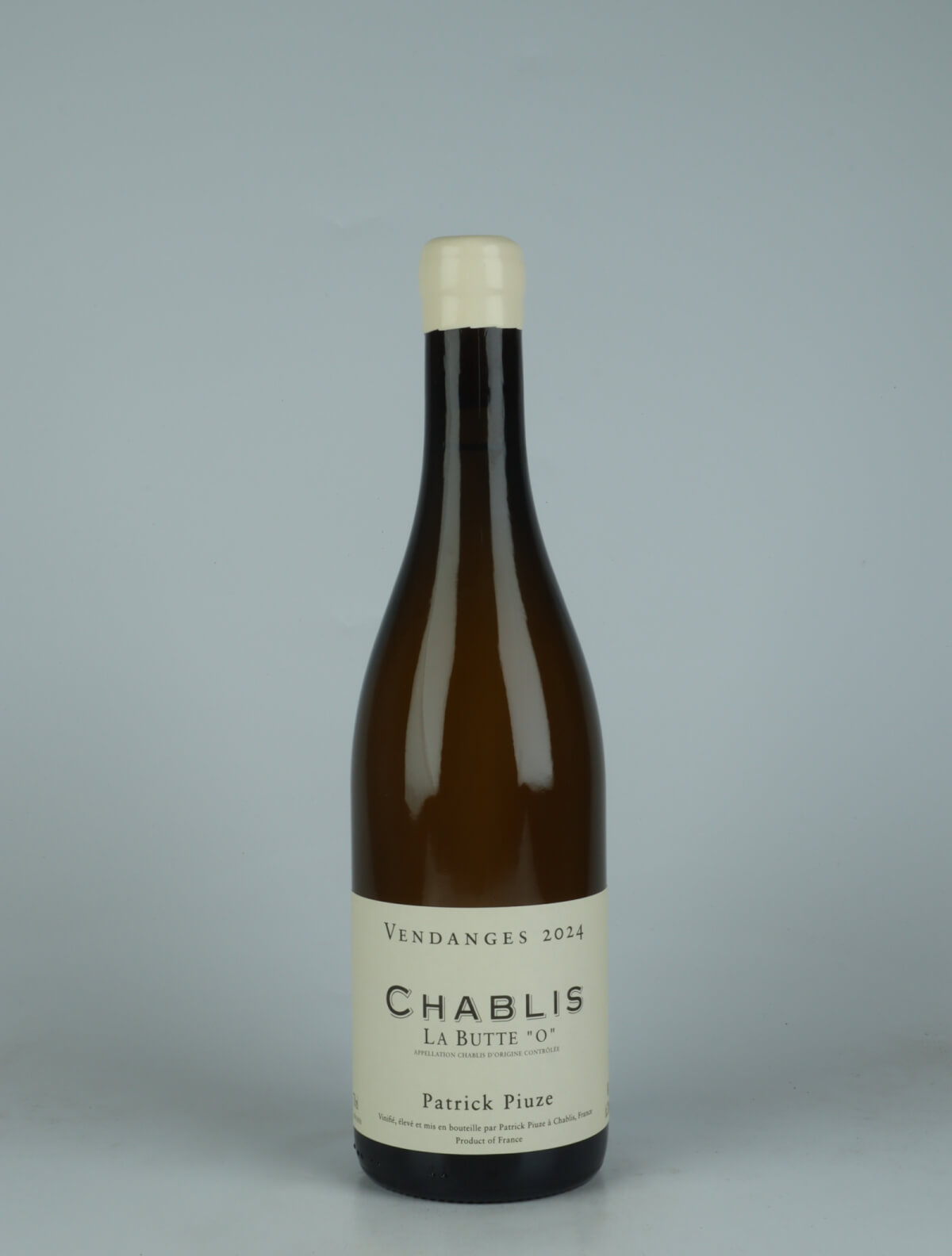 A bottle 2024 Chablis - La Butte "O" Hvidvin from Patrick Piuze, Bourgogne in Frankrig