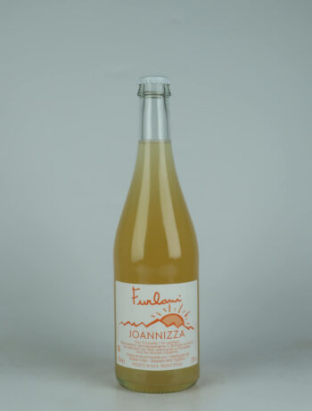 A bottle 2023 Joannizza Sparkling from Cantina Furlani, Alto Adige in Italy