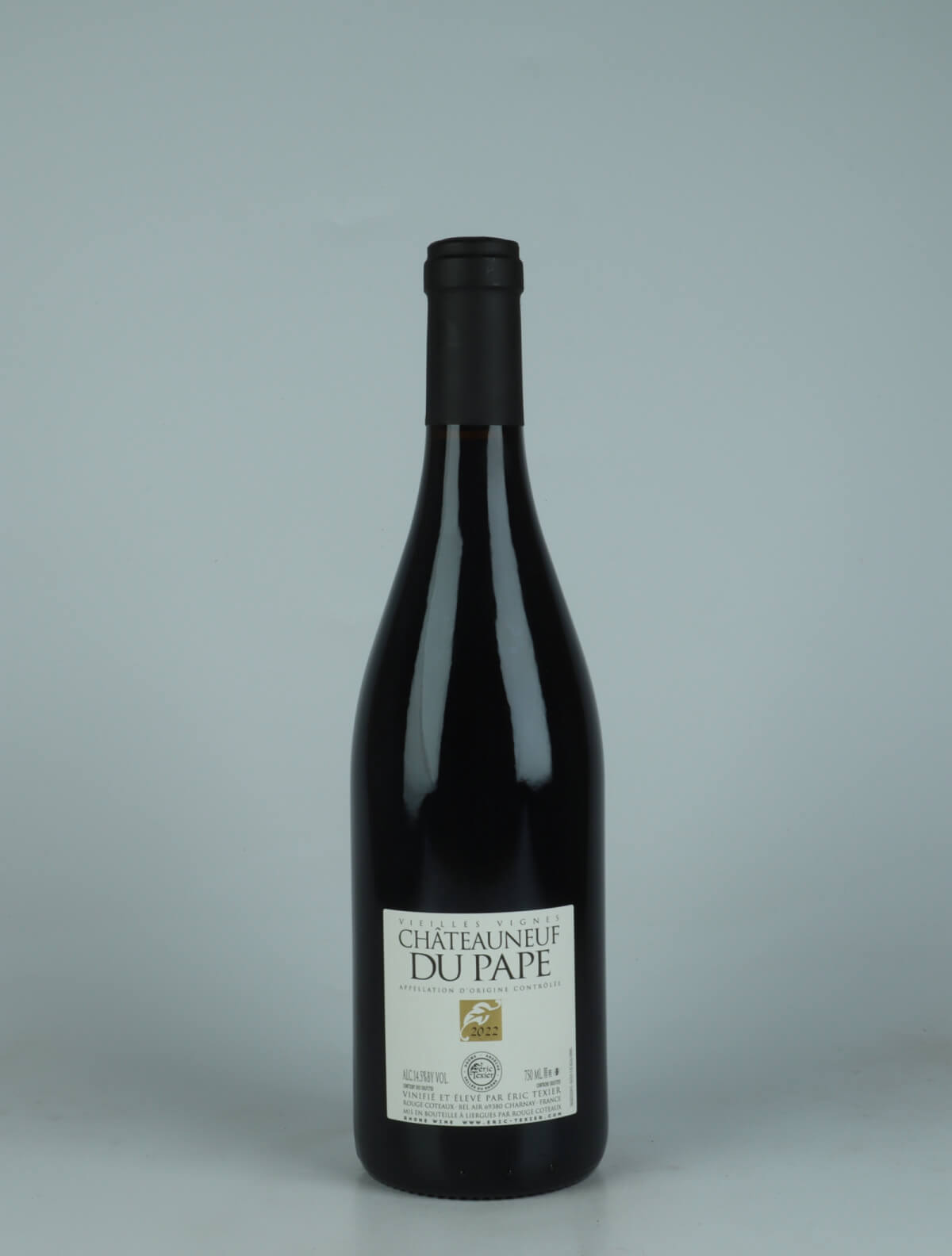 A bottle 2022 Châteauneuf-du-pape V.V. Rødvin from Eric Texier, Rhône in Frankrig