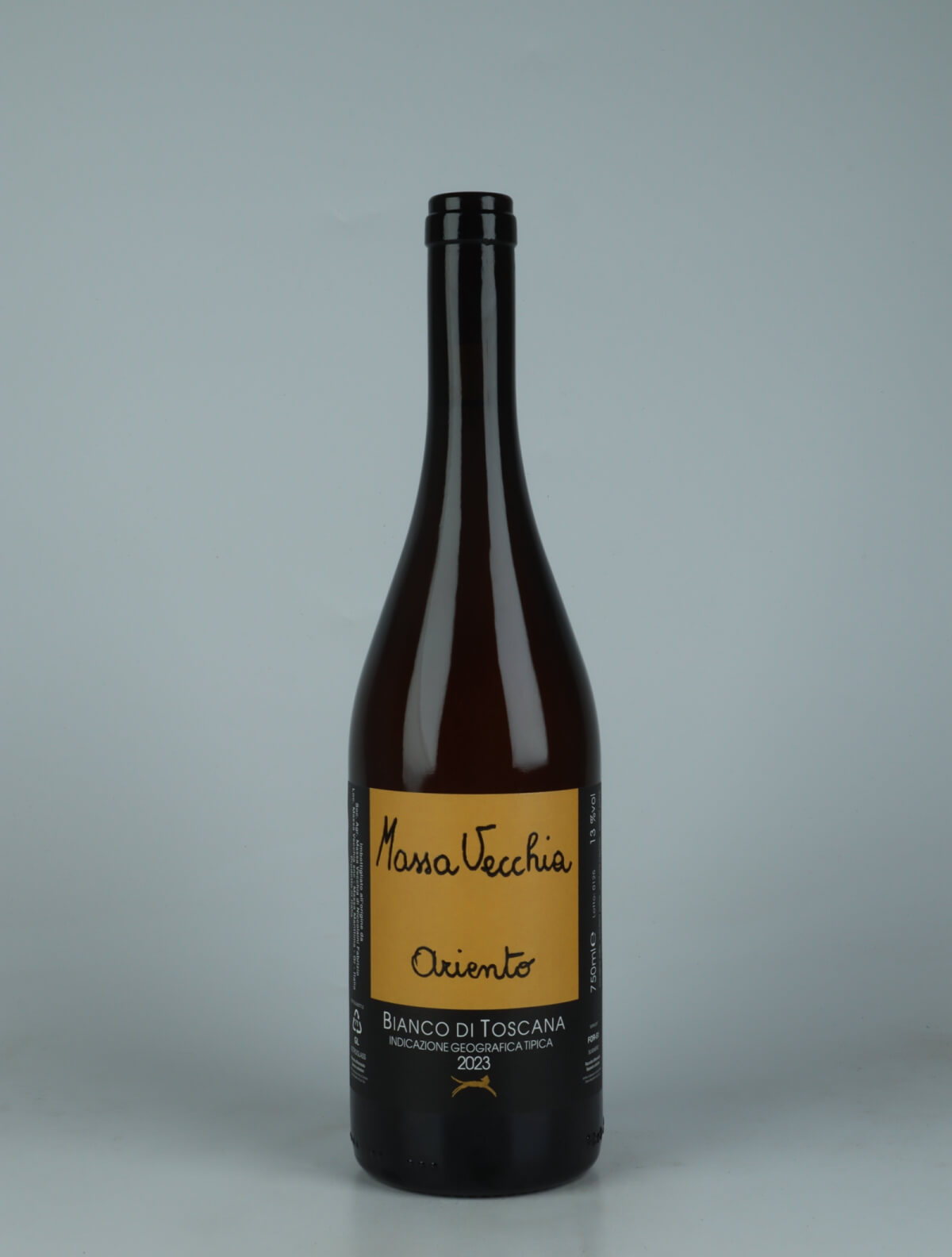 A bottle 2023 Ariento Hvidvin from Massa Vecchia, Toscana in Italien