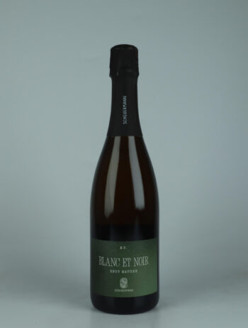 A bottle N.V. Blanc et Noir Sparkling from Weingut Scheuermann, Pfalz in Germany