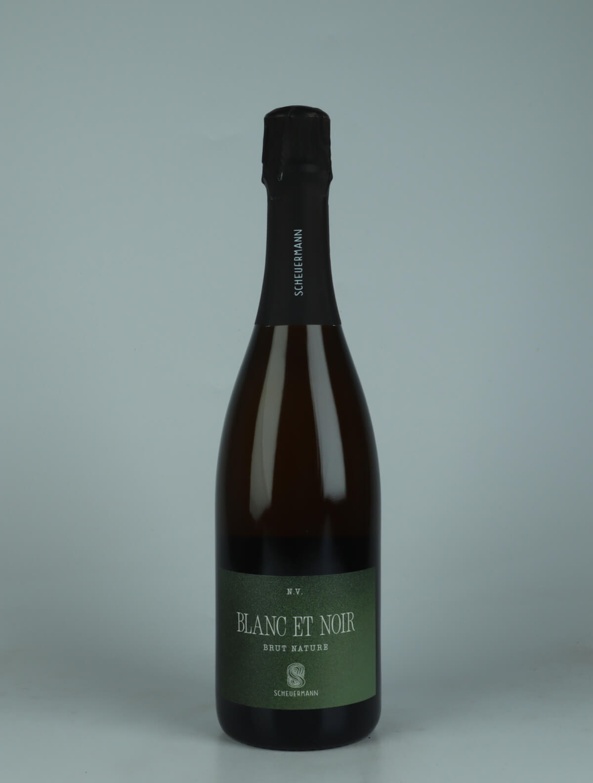 A bottle N.V. Blanc et Noir Sparkling from Weingut Scheuermann, Pfalz in Germany