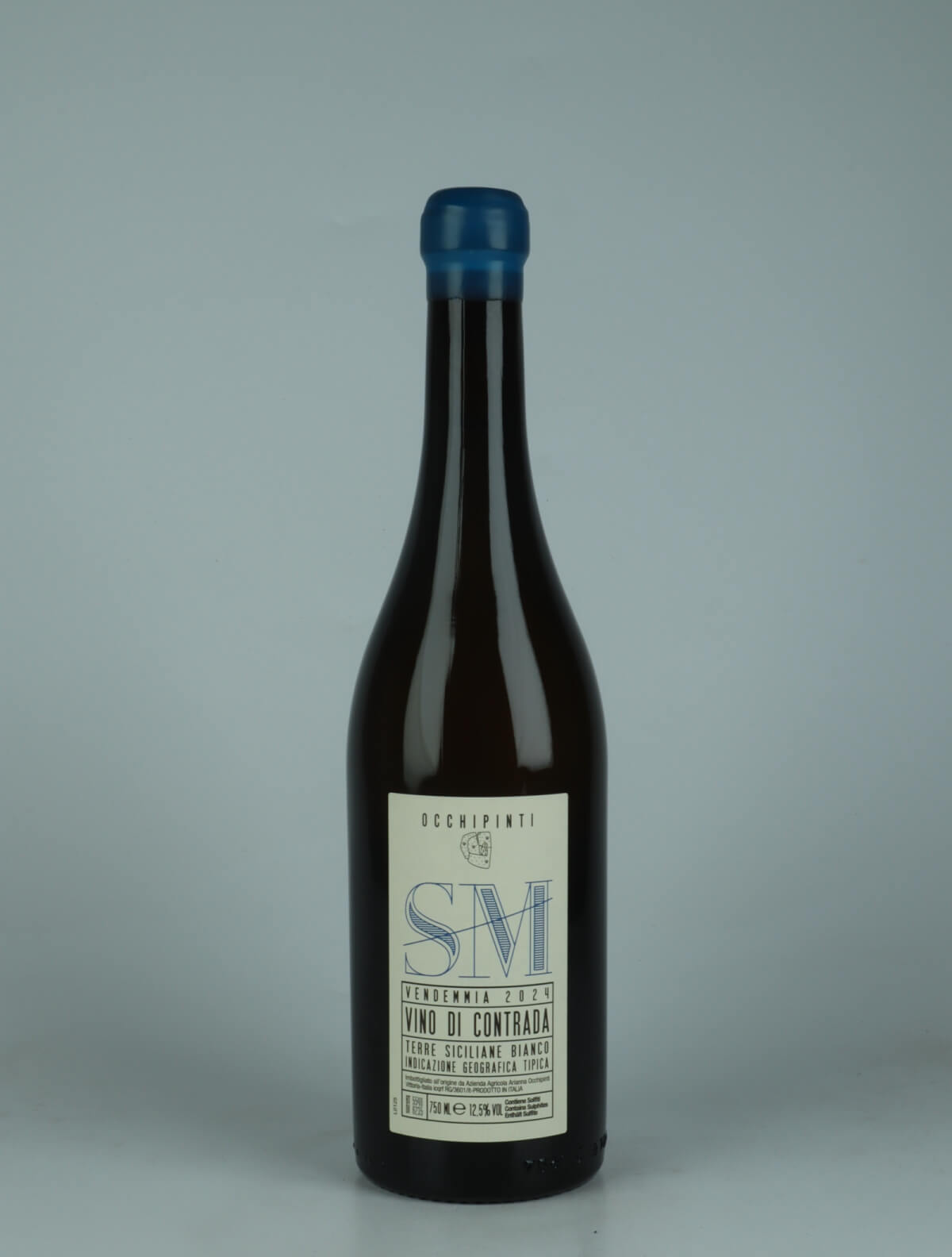 A bottle 2024 Santa Margherita - SM Hvidvin from Arianna Occhipinti, Sicilien in Italien