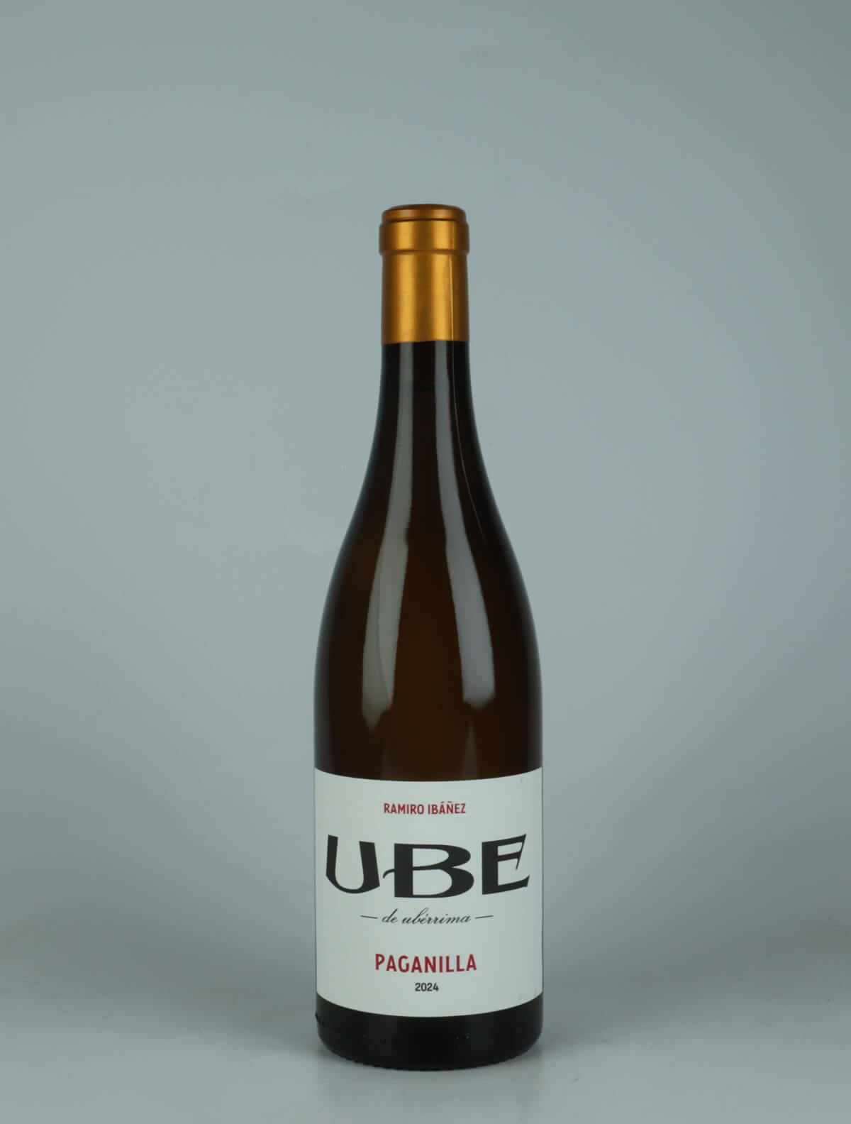 A bottle 2024 UBE Paganilla Hvidvin from Bodegas Cota 45, Andalusien in Spanien