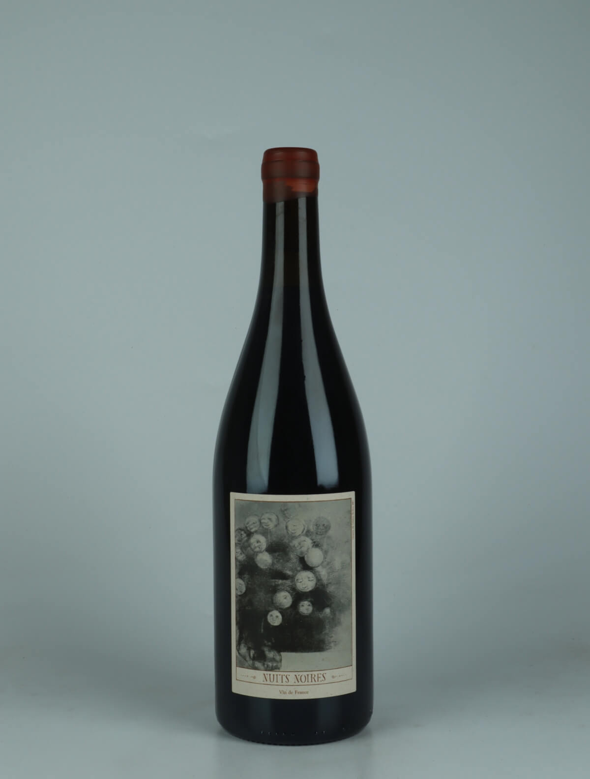A bottle 2024 Nuits Noires Rødvin from Clos Bateau, Beaujolais in Frankrig