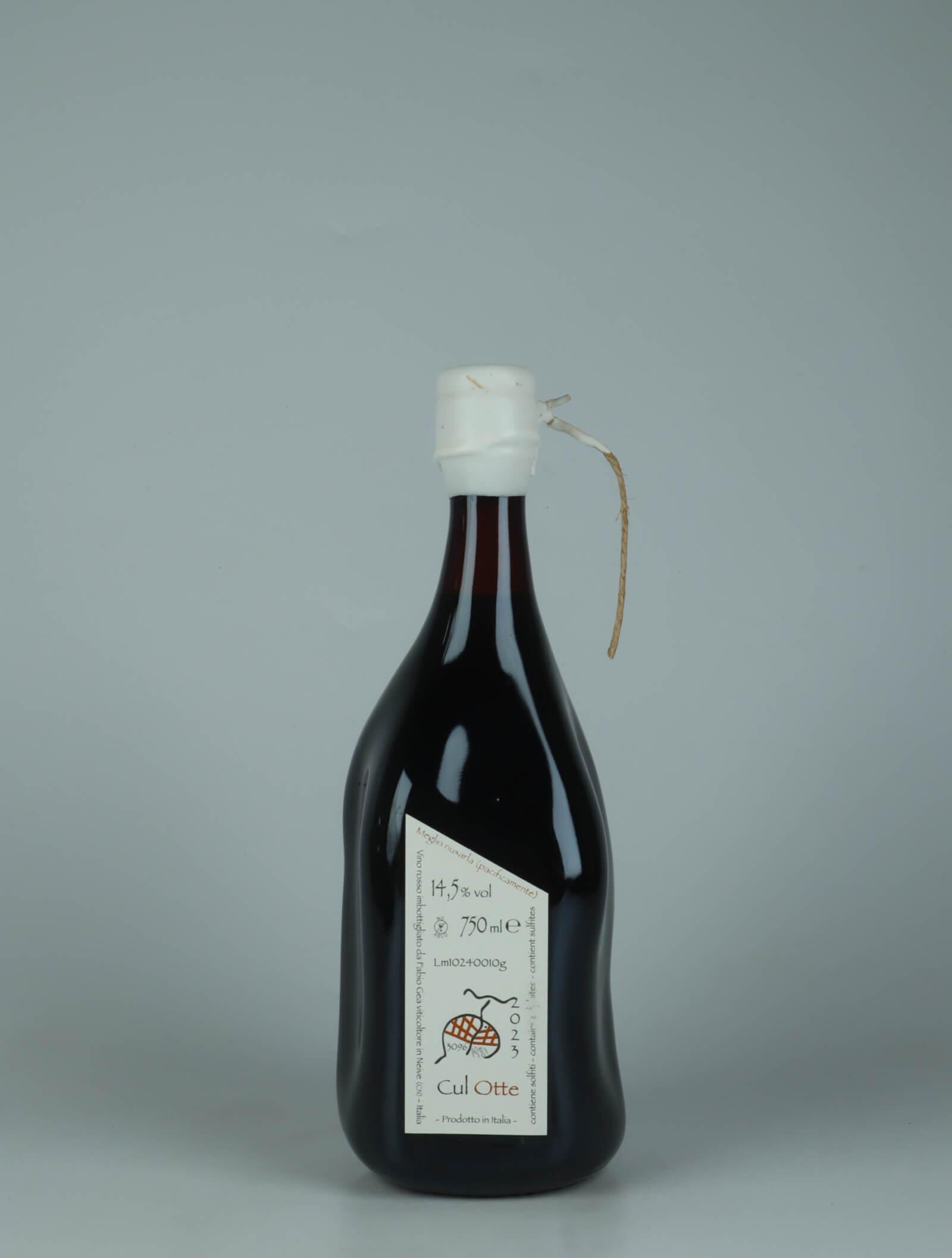 A bottle 2023 Cul Otte Rødvin from Fabio Gea, Piemonte in Italien