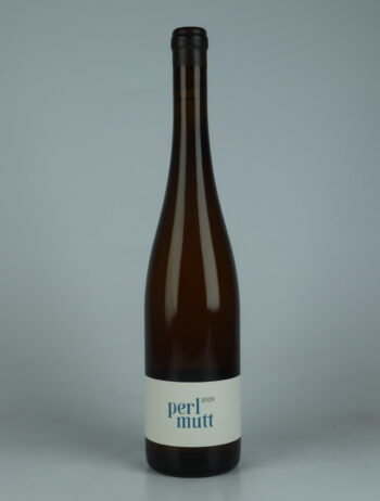 A bottle 2020 Perlmutt - 4 years élevage White wine from Jakob Tennstedt, Mosel in Germany