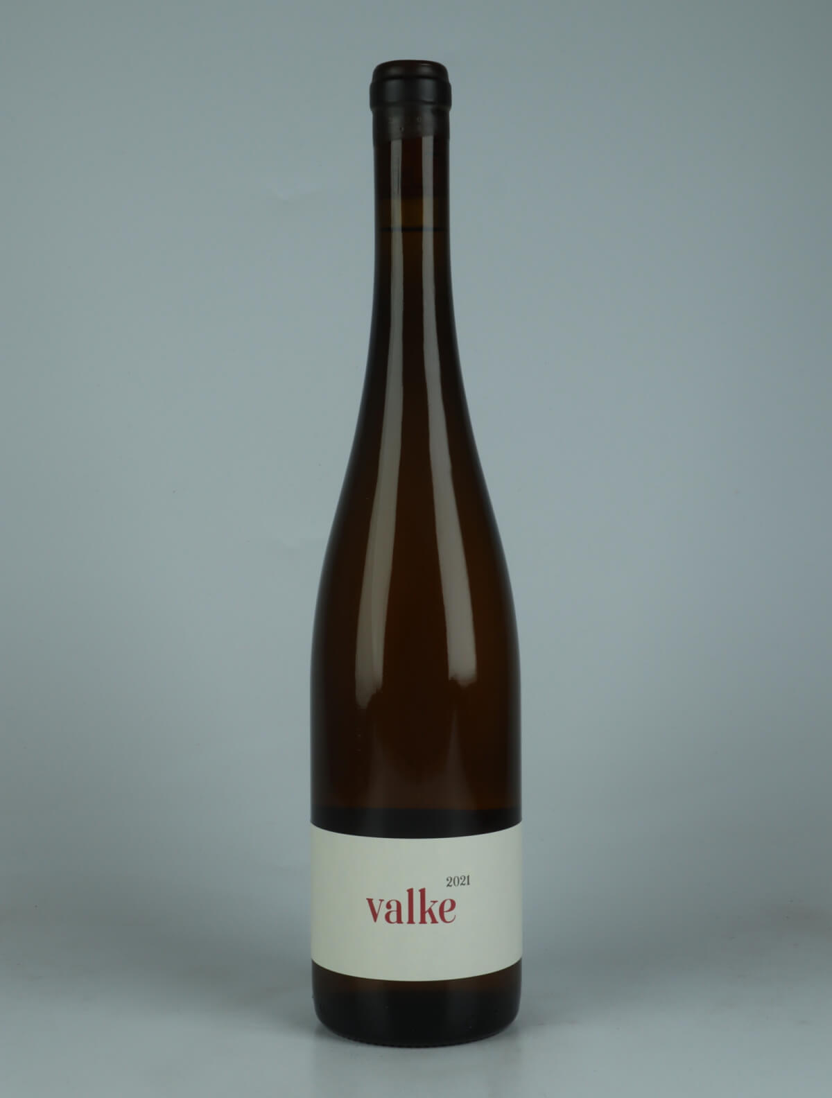 A bottle 2021 Valke Hvidvin from Jakob Tennstedt, Mosel in Tyskland