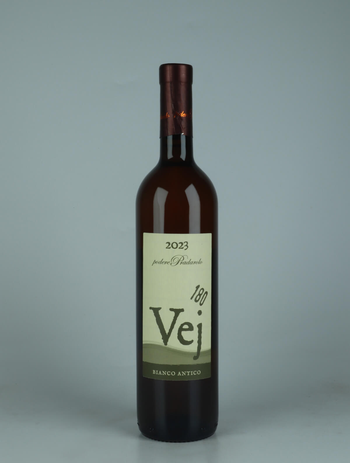 A bottle 2023 Vej 180 - Bianco Antico Orange vin from Podere Pradarolo, Emilia-Romagna in Italien