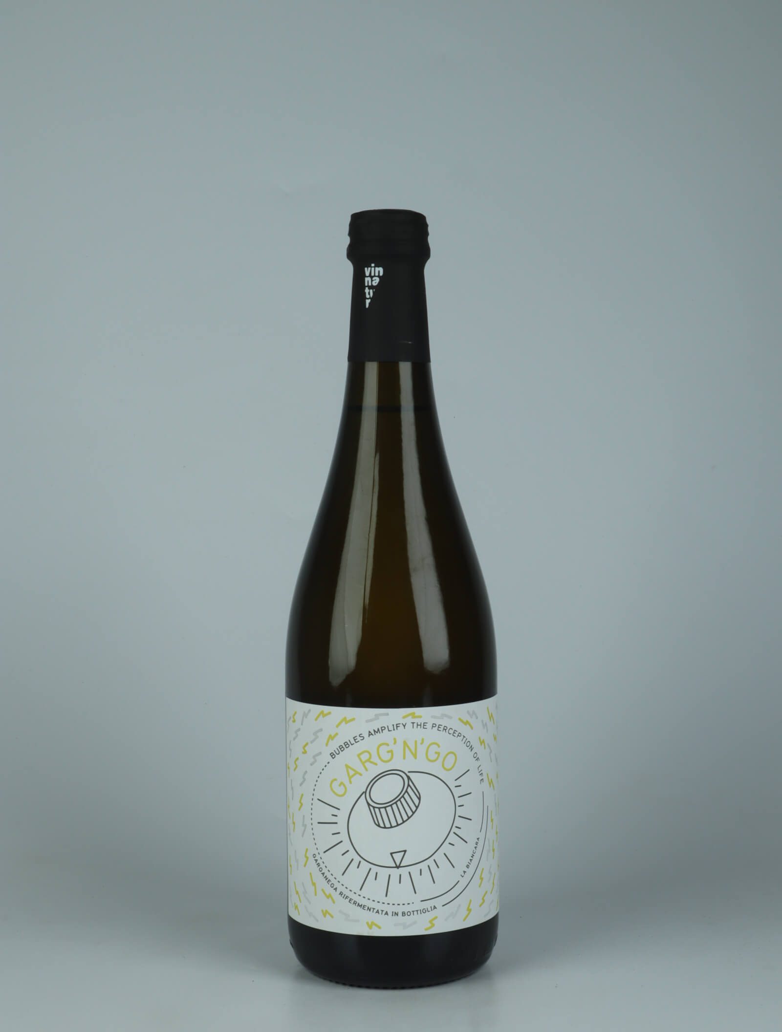 A bottle 2024 Garg'n'go Mousserende from La Biancara di Angiolino Maule, Veneto in Italien