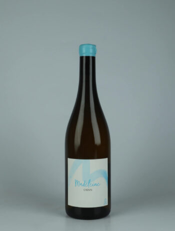 A bottle 2024 Anjou Blanc - Madeleine White wine from Osmose, Loire in France