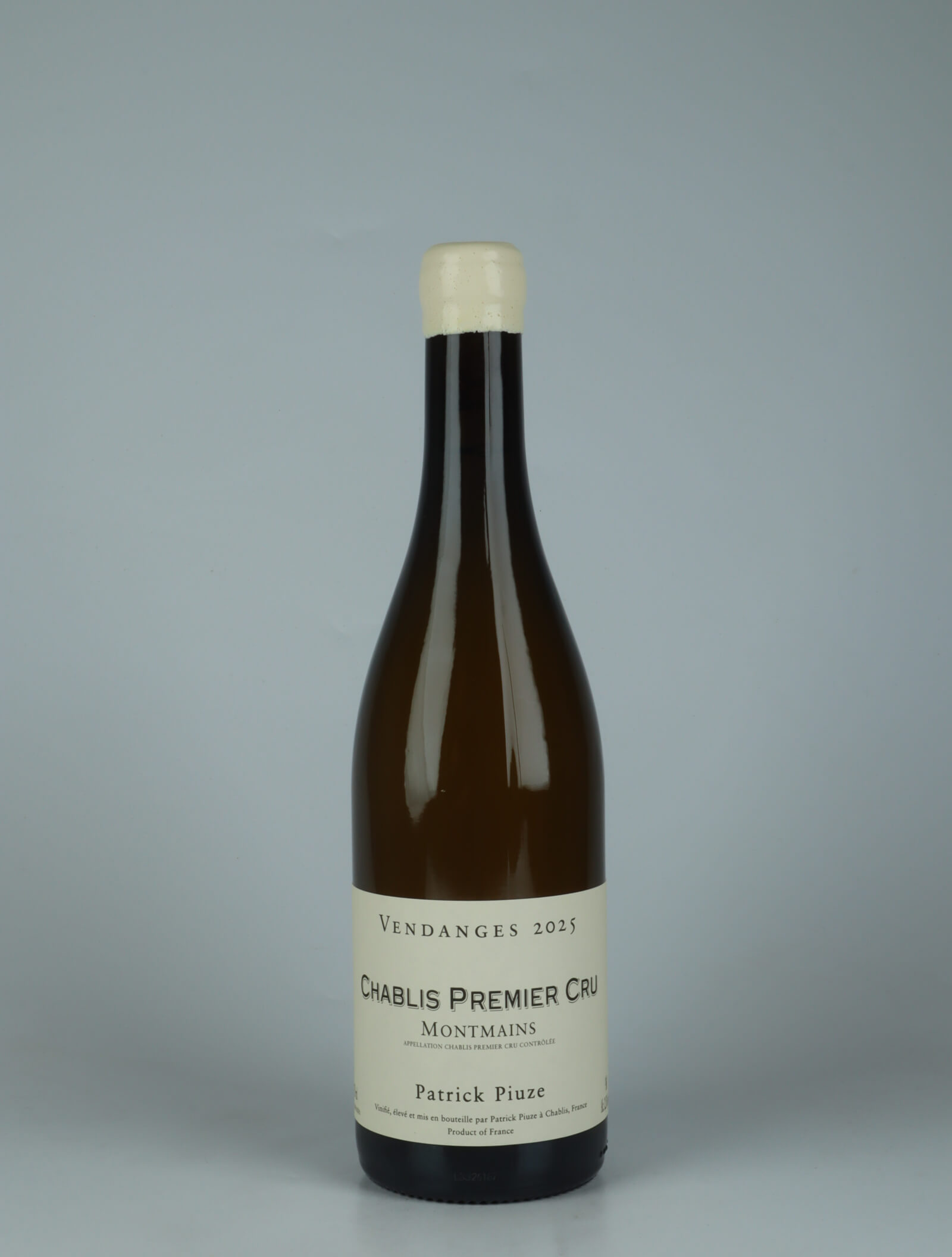 A bottle 2025 Chablis 1. Cru - Montmains White wine from Patrick Piuze, Burgundy in France