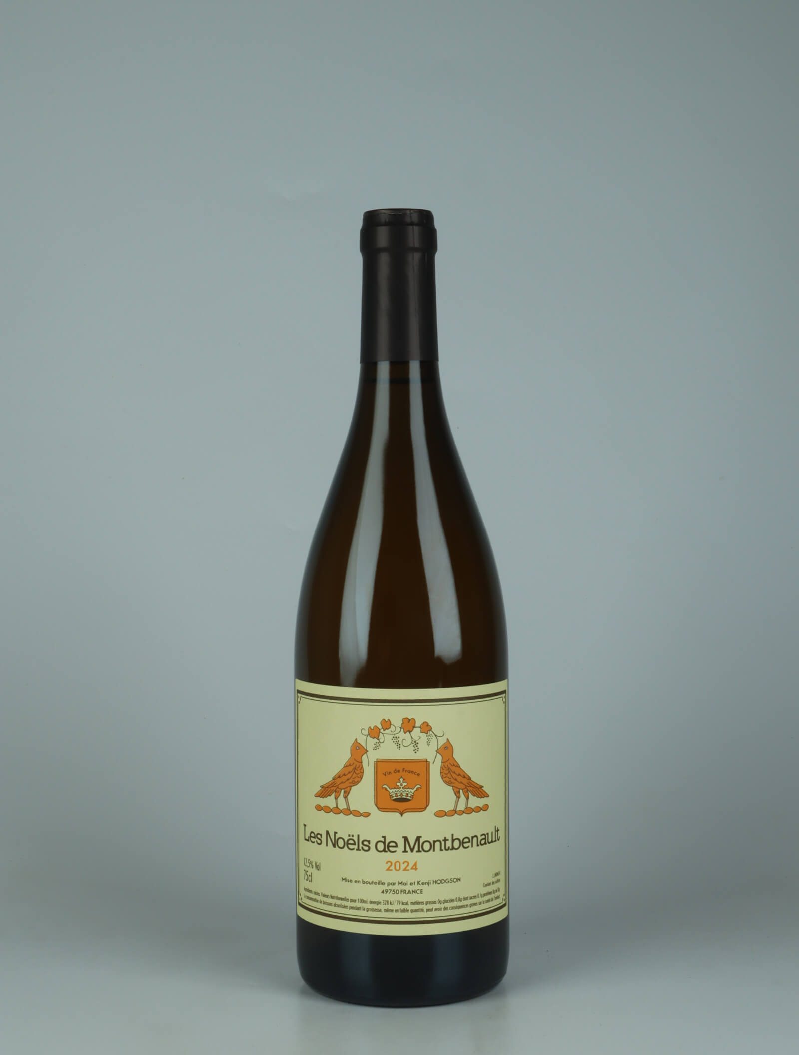 A bottle 2024 Les Noëls de Montbenault White wine from Mai et Kenji Hodgson, Loire in France