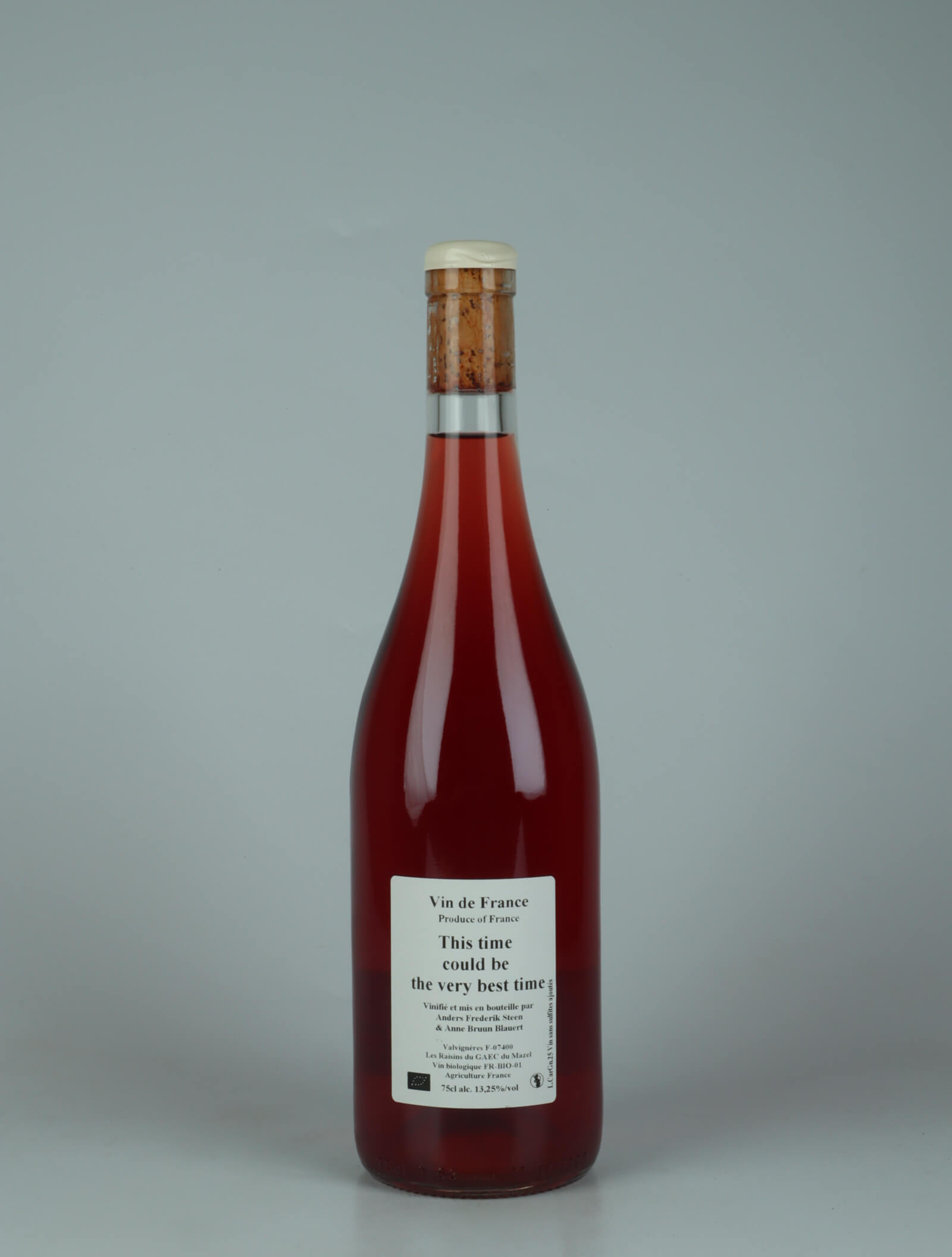 A bottle 2025 This time could be the very best time Rosé from Anders Frederik Steen & Anne Bruun Blauert, Ardèche in France