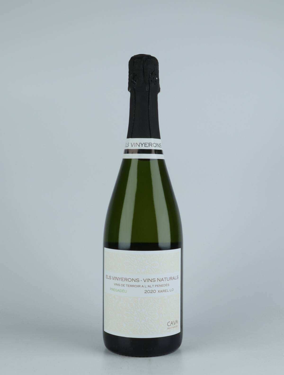 En flaske 2020 Cava - Pregadeu Mousserende fra Els Vinyerons, Penedès i Spanien