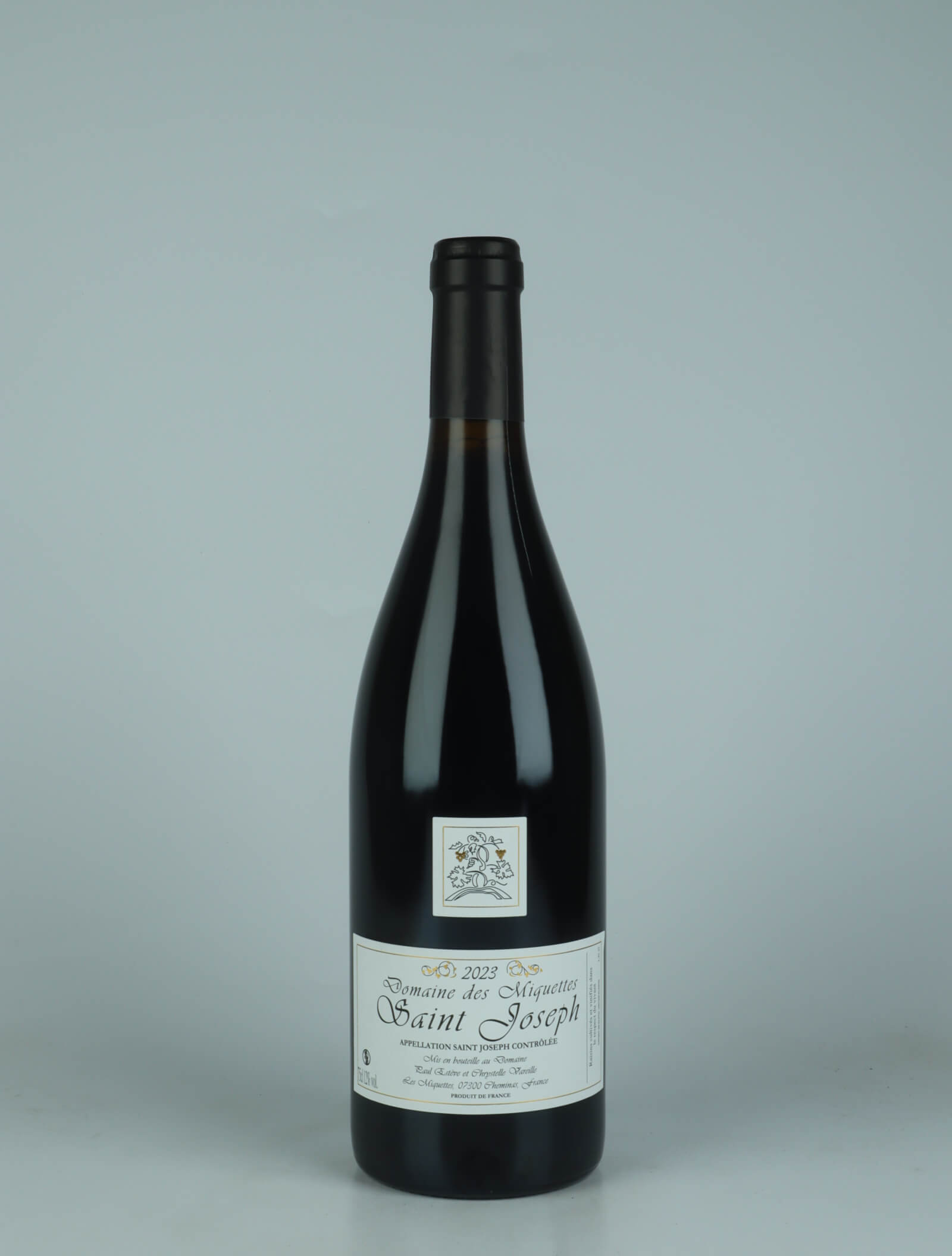 En flaske 2023 Saint-Joseph Rouge Rødvin fra Domaine des Miquettes, Rhône i Frankrig